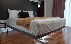Down Town Luxurious Apartments 4